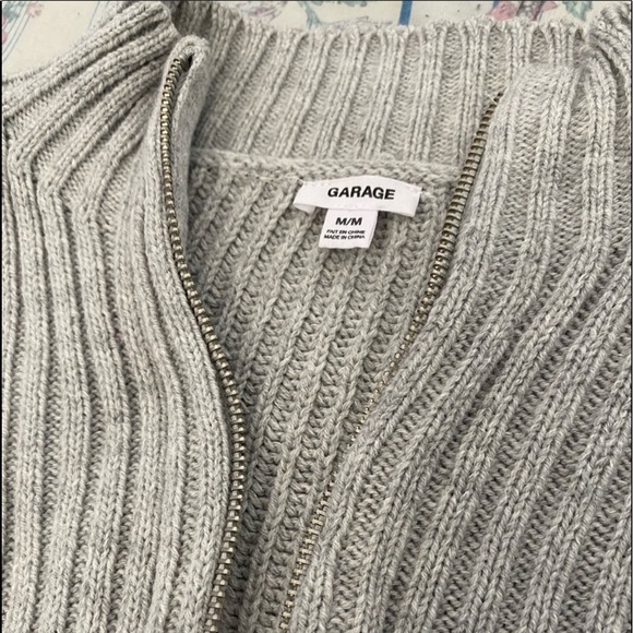 Garage | 80’s Mock Neck Sweaters Size: Medium - Picture 2 of 6